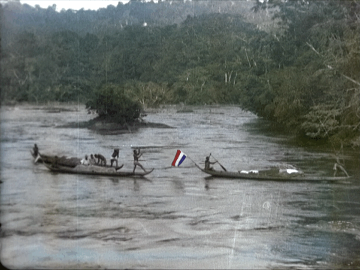 Docs: Moeder Suriname